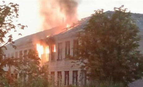 На Херсонщині російські окупанти поцілили в освітні та медичний заклади, житлові будинки