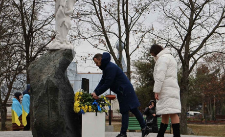 У Сарнах відзначили День Гідності і Свободи. Фото