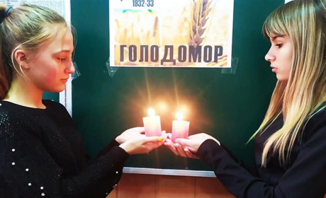 В Барі вшанували пам'ять жертв Голодомору: фотофакт 