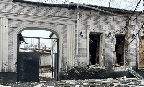 Росіяни обстріляли Херсонщину: загинула людина, 18 поранених, десятки будинків пошкоджено