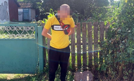 Намагався вкрасти дві пляшки алкоголю: житель Сарн порушив домашній арешт