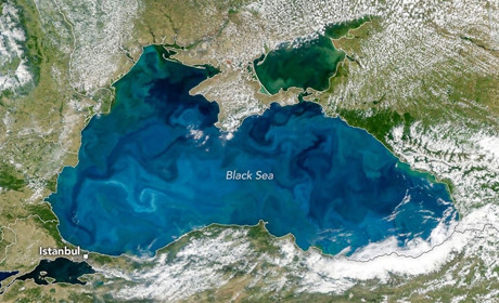Супутник NASA зафіксував бірюзовий колір Чорного моря влітку