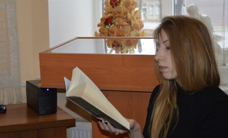 Письменниця Вікторія Амеліна розповіла сватівчанам як написала книжку завдяки своєму пуделю