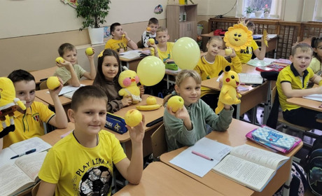 Кольоровий тиждень та день без портфелів: як у Старокостянтинівському НВК готувалися до канікул