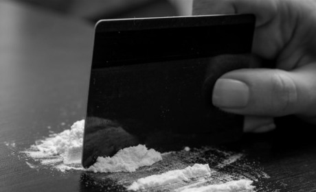 У Городку та Сатанові поліцейські вилучили психотропи у двох місцевих жителів