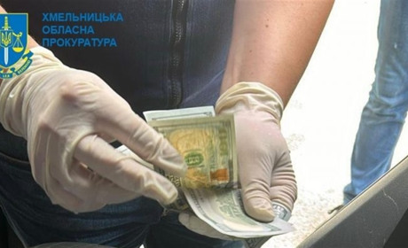 На Хмельниччині судитимуть колишнього посадовця поліції за вимагання неправомірної вигоди
