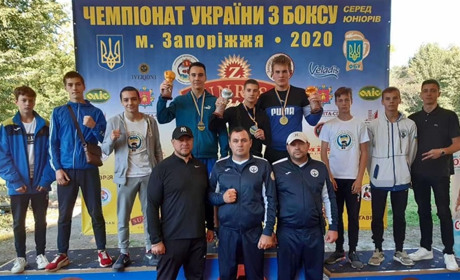Херсонські боксери привезли три медалі з Чемпіонату України серед юніорів
