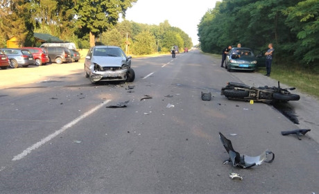 Біля Славути травмувався 21-річний мотоцикліст Дмитро Плужніков. Йому потрібна допомога