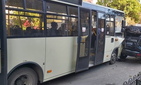 ДТП з новим автобусом у Херсоні: поліція склала протоколи — ніхто не постраждав