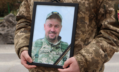 Кілька громад Вараського району гідно провели в останню путь Героя-земляка
