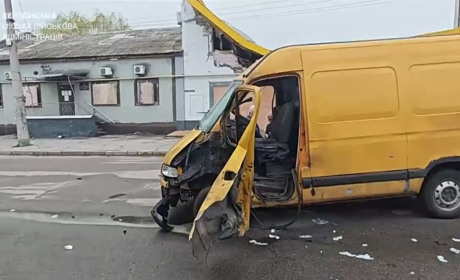 На Херсонщині армія рф завдала ударів по житлових кварталах, критичній та соціальній інфраструктурі