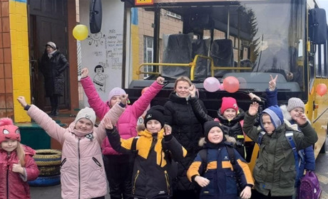 Вараський район отримає три шкільних автобуси