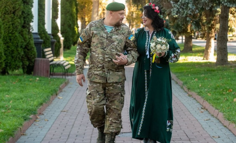 Селфі біля «Дашки» і всього одна мить. Історія кохання «Генерала» і Зорини