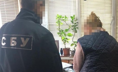 Захоплювалася "нєпобєдімими кадирівцями" та "вєжлівими рєбятами": СБУ викрила працівницю медзакладу