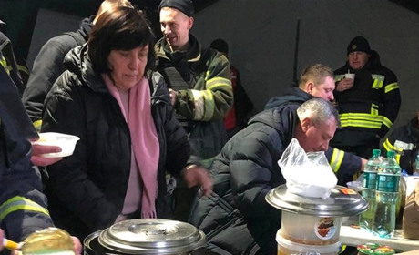 Як волонтери допомагали шосткинцям, що постраждали від ракетного удару