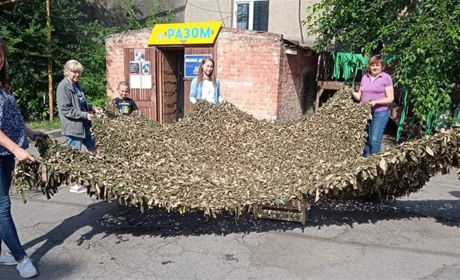 Три місця в Умані, де влітку можна провести час з користю: приходьте плести маскувальні сітки