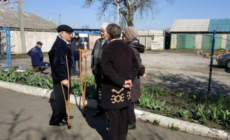 Про що насправді говорять сватівчани, коли думають, що їх не чують. Підслухано на виборчих дільницях