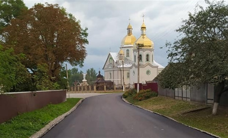 До Антонова, що на Чортківщині, проклали майже три кілометри асфальтної дороги