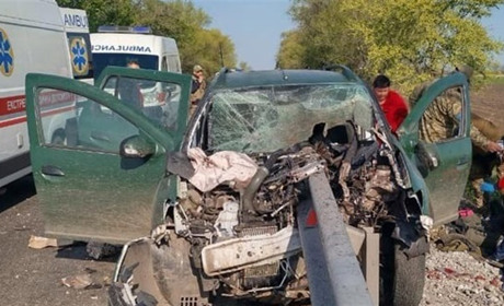 На автодорозі М-30 поблизу селища Залізничне - автотроща: постраждали четверо військовослужбовців