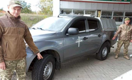 Южноукраїнські освітяни спорядили автомобіль бойових побратимів із міста енергетиків. Відео