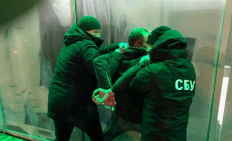 У Калинівці працівники СБУ викрили на хабарі працівницю міграційної служби
