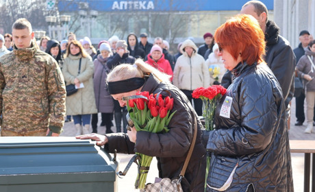 Два роки у невідомості: у Південноукраїнську провели в останню путь захисника Олександра Давиденка