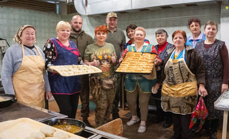 "Продовжують боротися ті, кого війна торкнулася": у переяславському ліцеї готують їжу для бійців