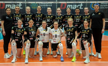 Волейбольна команда, яку тренує калинівчанка Юлія Якушева, стала бронзовим призером Суперліги