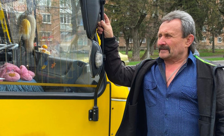 Водій шкільного автобуса з Барської громади: історія Анатолія Неприлюка