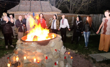 Ресторатори з Європи побачили вогонь Трипілля і дізнались про історичну спадщину в Буковинській Трої