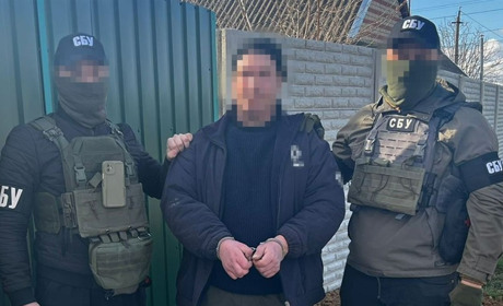 На Херсонщині затримали ексдепутата-зрадника та його спільницю, які наводили ворожі удари