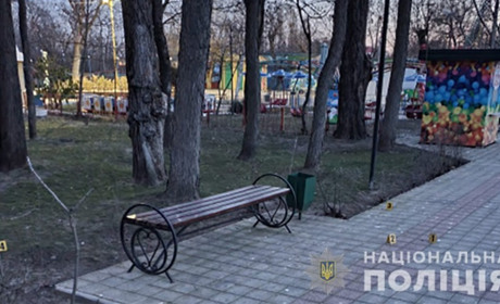 Нічна стрілянина біля бару