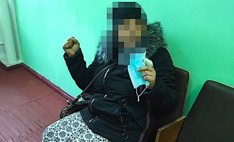 На рынке полиция Измаила взяла с поличным двух ромок