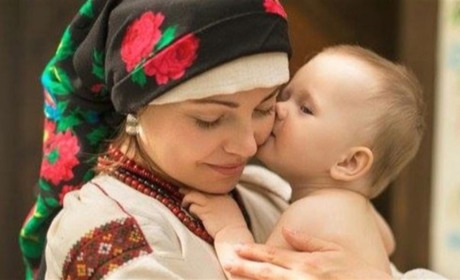 Материнство у час війни: виклики, які доводиться долати