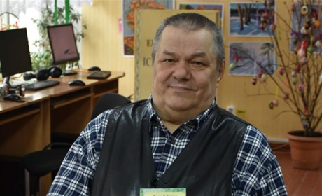Життя з усмішкою. 10 цікавих фактів про глухівського поета Петра Товстуху