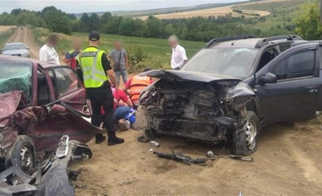 Два автомобілі зіткнулись під Великим Карабчиєвом: водії травмовані