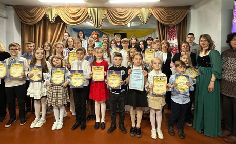 «Зіркові діти»: у музичній школі Старокостянтинова відзначили найуспішніших учнів та викладачів