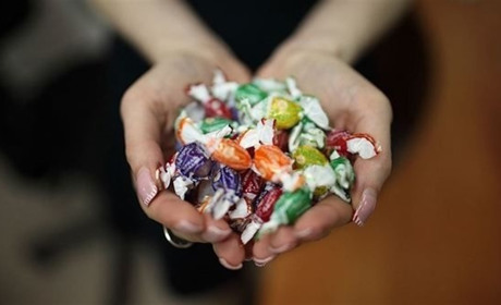 Скандал з наркотиками-цукерками в школі: поліція просить не вестись на фейкову інформацію 