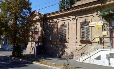 Старое здание почты вновь не продали