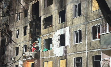 Удар по житловому будинку в Чернігові: загинула жінка, серед поранених — діти