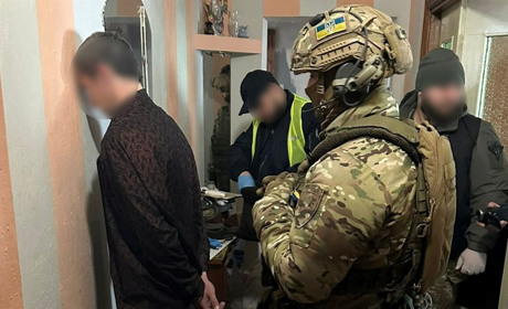 Троє жителів Сумського району займалися збутом наркотиків та зброї. ВІДЕО