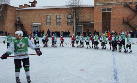 Перший матч хокейного сезону-2022 у Білопіллі поки що - не на користь «Лідера»