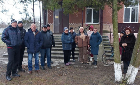 У селі Троїцьке жителі громади вимагають звіту та роботи від сільради