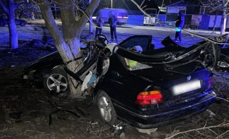 Розблокували водія у понівеченому авто