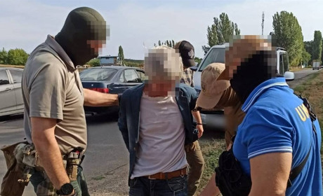 Шпигував в Одесі за штурмовою бригадою "Лють" та мобільними групами ППО: затримали одесита