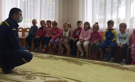 Володимирецькі рятувальники провели урок безпеки для дошкільнят