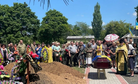 У Покровську прощалися із захисником України Володимиром Рябчиковим