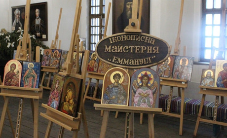 У Старокостянтинові презентували виставку ікон іконописної майстерні Емануїл