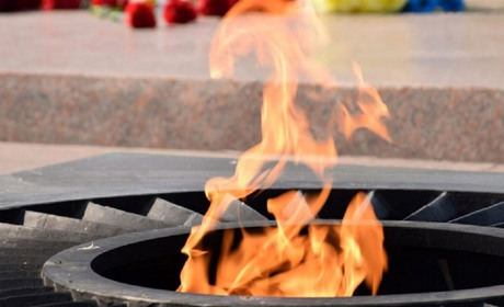 На сайті Полтавської міськради є петиція про відмову від використання газу для “Вічного вогню”