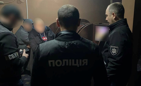 У Барі та ще трьох містах області діяла нелегальна мережа гральних закладів: справу передали до суду